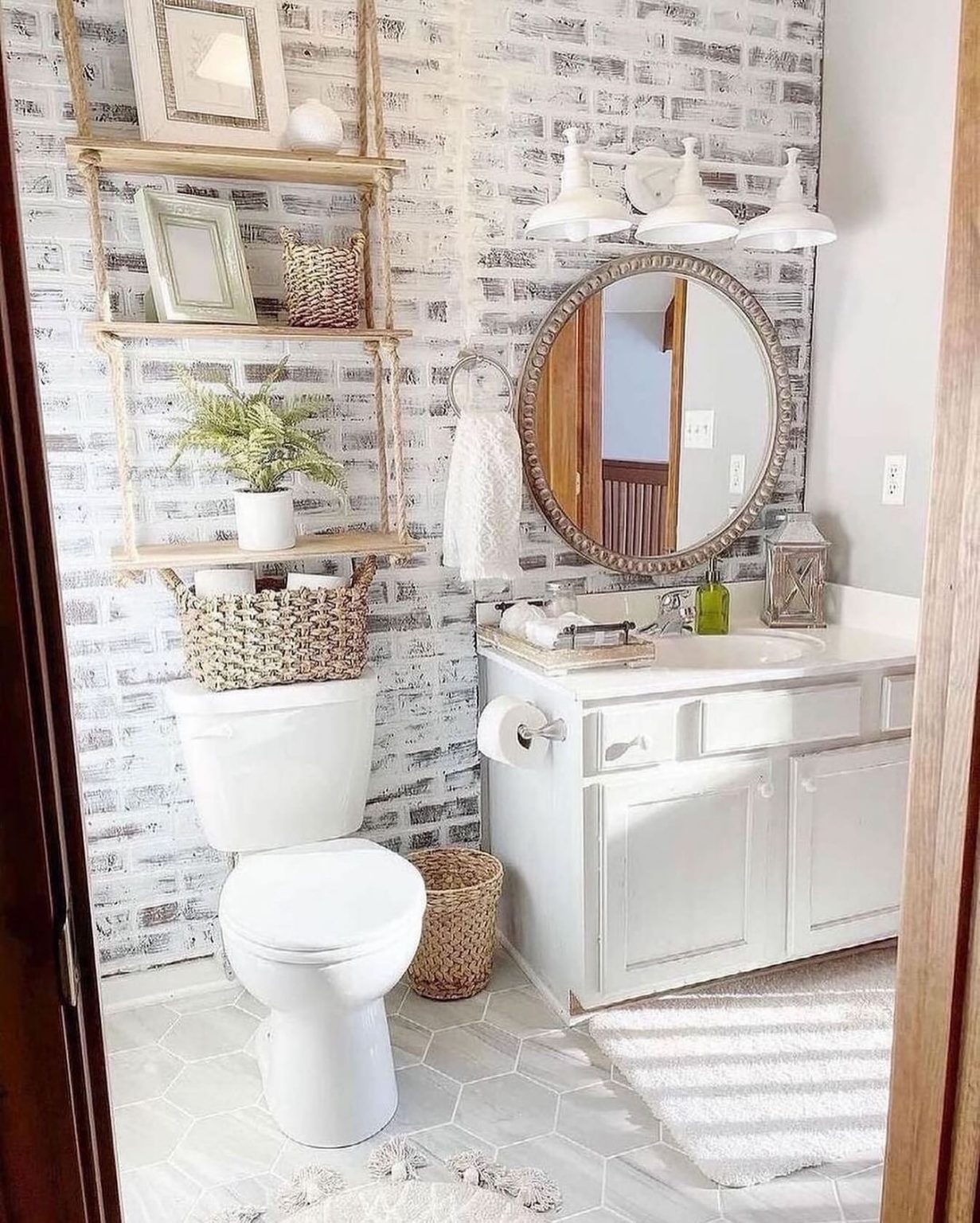 21 Small Farmhouse Bathroom Ideas - Inspired Homey