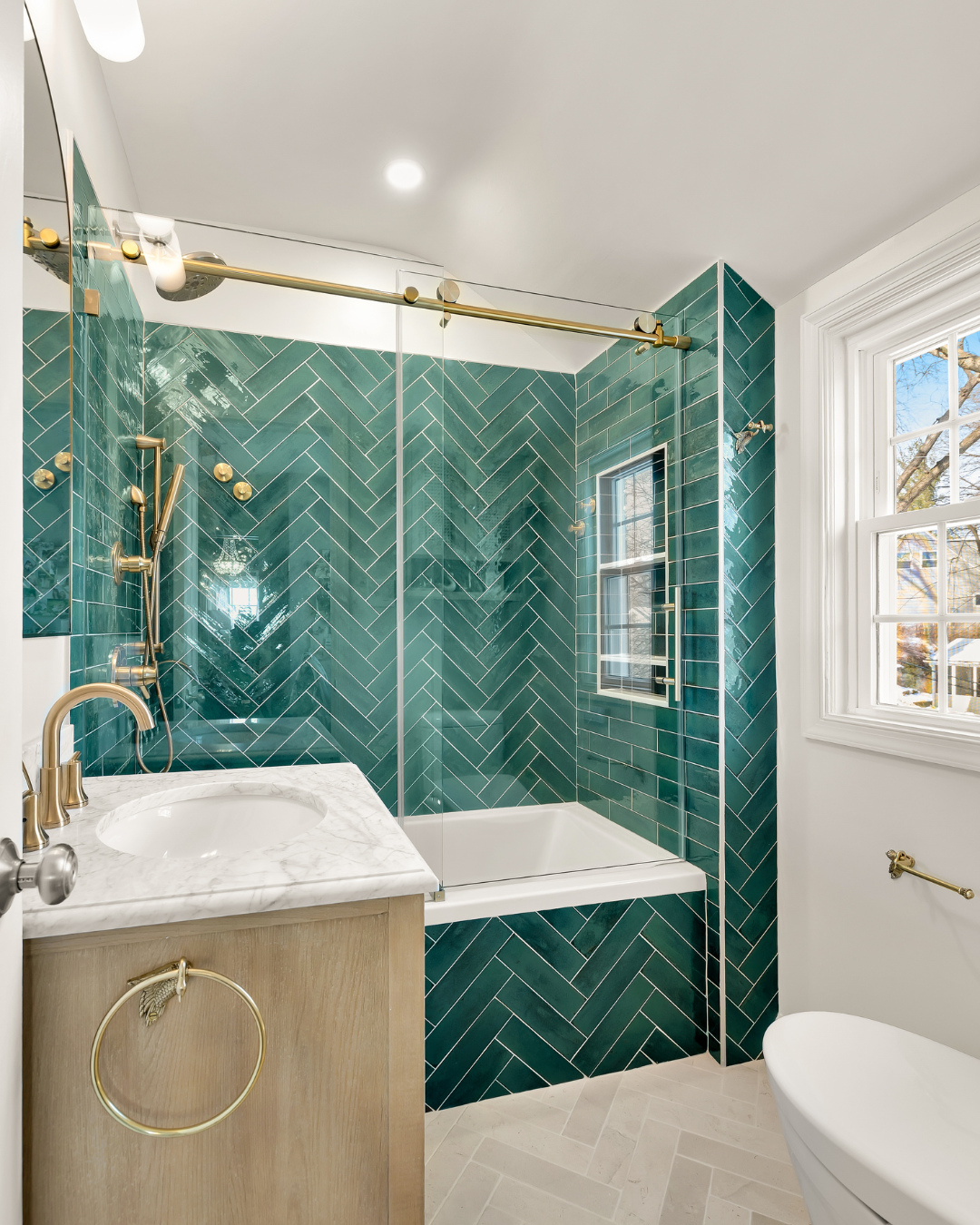 19 Upstairs Bathroom Ideas - Inspired Homey