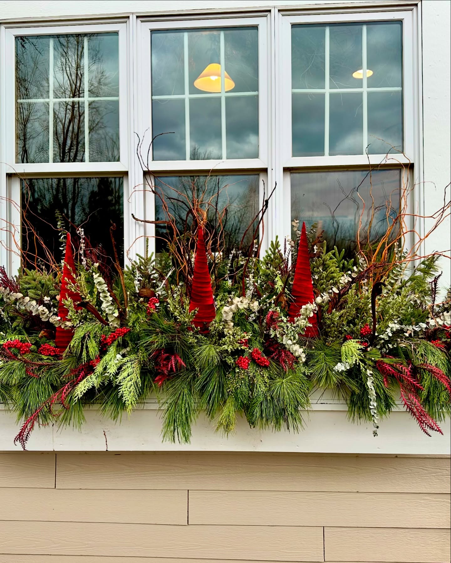 29 Window Box Ideas to Brighten Up Your Home's Curb Appeal - Inspired Homey